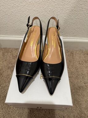 “New” Things II Come by Sherwayne Mahoney Pointed Slingback Pumps size6